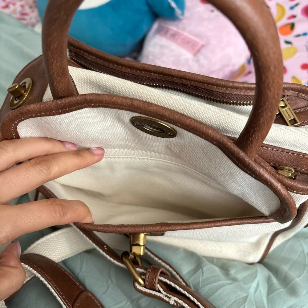 Brandy Melville purse with gold hardware buckles - Picture 6 of 8